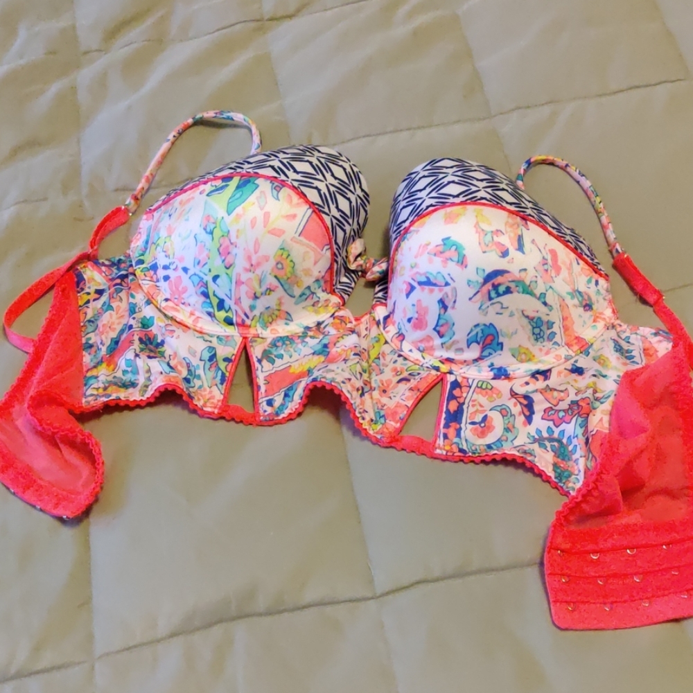 Victoria's Secret balconet push up bra size 34C